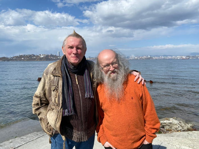 Олег Гаркуша и Сергей Летов на острове Русский, 2021