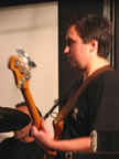 Наиль Кадыров, бас-гитара (23kb)