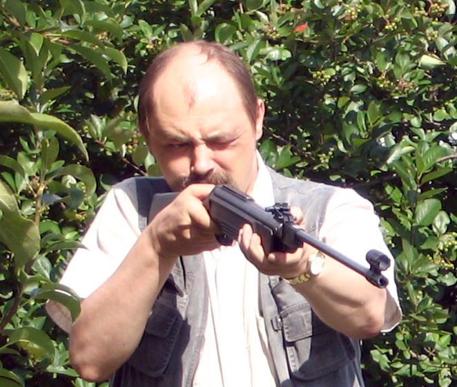 Беклемишев, Владимир Александрович
(1963-2022), также известный как Вольдемар и В.А., участник группы ДК