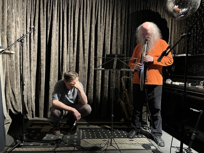 Стихотворения Иосифа Бродского: Фото. Сергей Летов (саксофон) и Павел Михайлов в Кабаре ШУМ 24.05.2025 Стихотворения Иосифа Бродского: Фото. Сергей Летов (саксофон) и Павел Михайлов в Кабаре ШУМ 24.05.2025