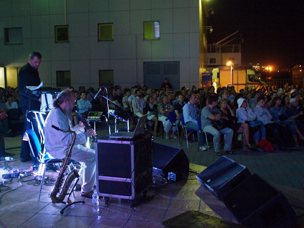 Sergey Letov and Vladimir Golouhov plays music for Der letzte Mann by F.W. Murnau in Odessa 2013